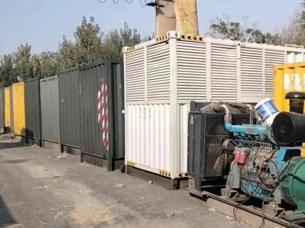 浑南200KW柴油发电机机组每小时油耗是多少？